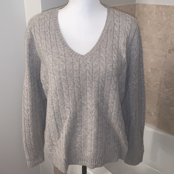 LAUREN Ralph Lauren 100% Cashmere V-Neck Sweater